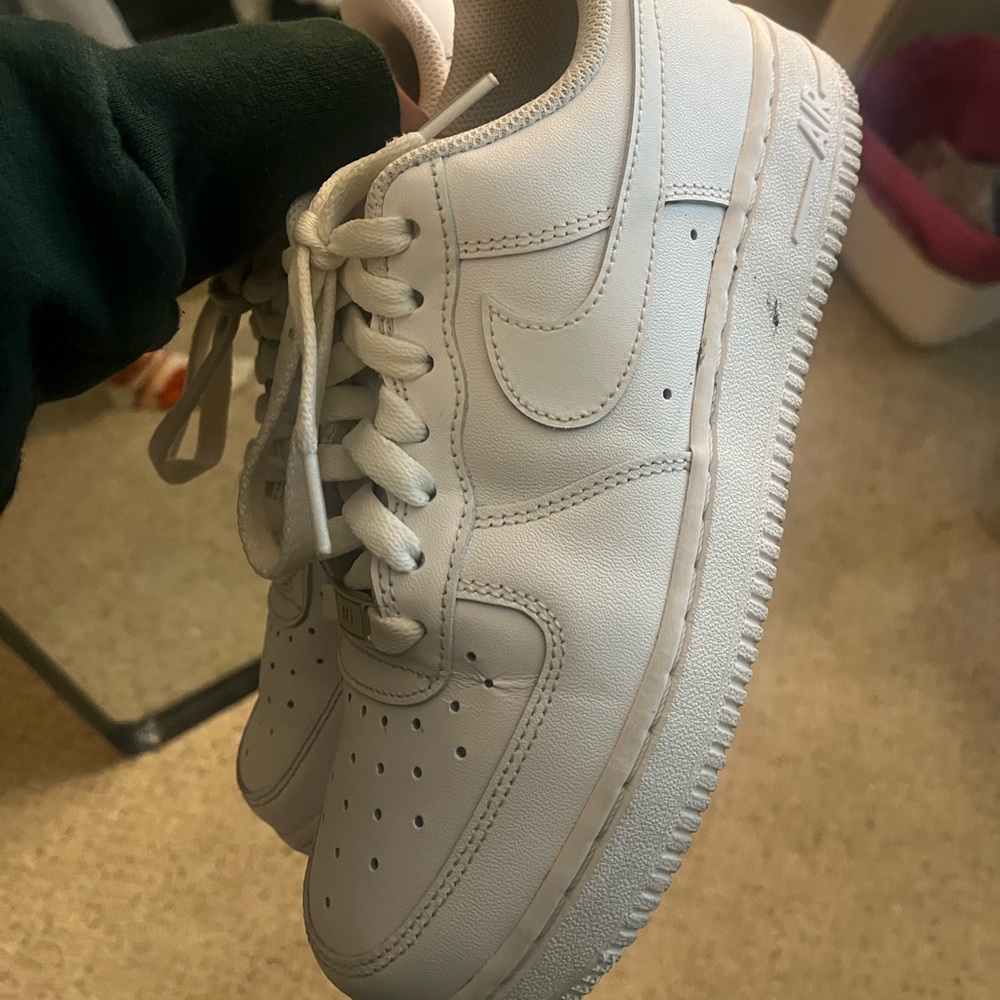 WOMENS AIR FORCE 1’S